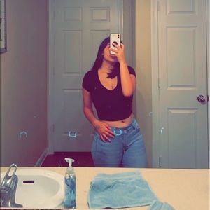 Meet your Posher, Ana